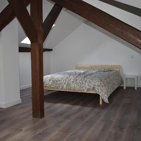 La Tour Du Rempart - T2 En Duplex En Hypercentre De *